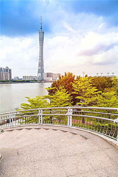 解析深圳92场服务的优势和特点